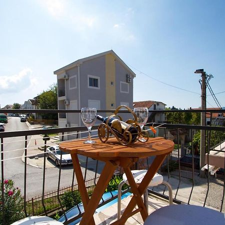 Belane Apartments Tivat Bagian luar foto