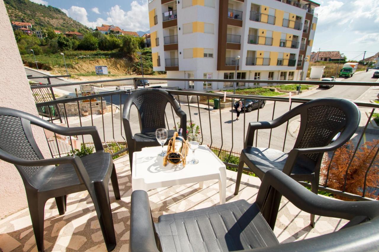Belane Apartments Tivat Bagian luar foto