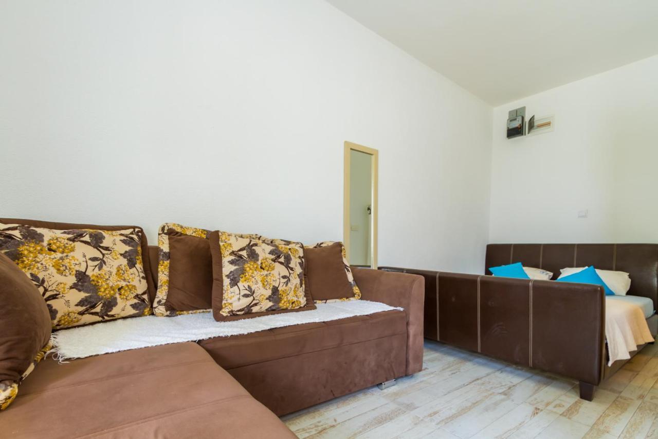 Belane Apartments Tivat Bagian luar foto