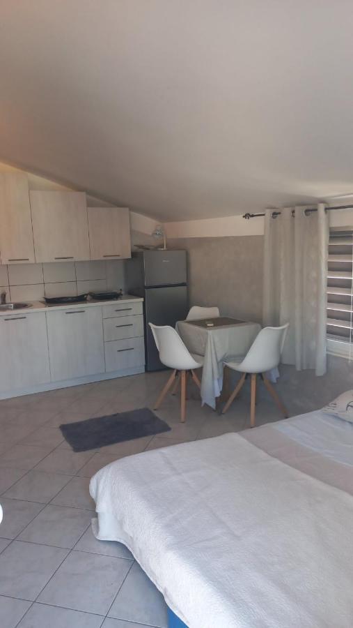 Belane Apartments Tivat Bagian luar foto