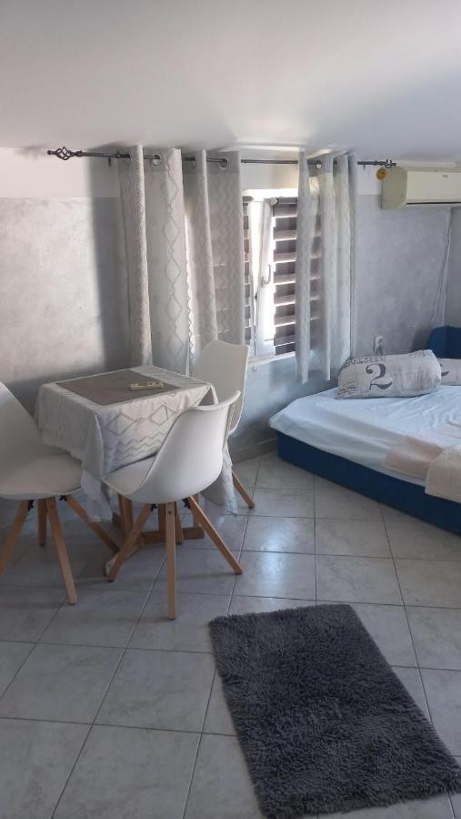 Belane Apartments Tivat Bagian luar foto