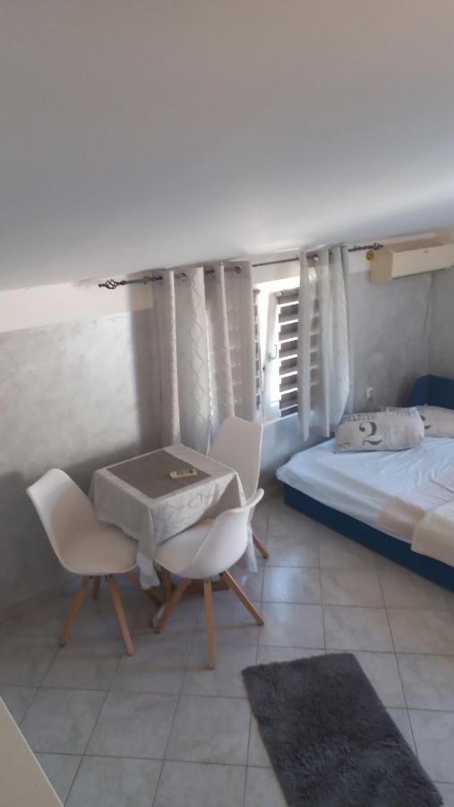 Belane Apartments Tivat Bagian luar foto