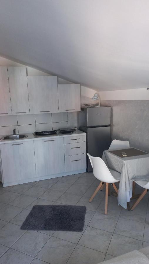 Belane Apartments Tivat Bagian luar foto