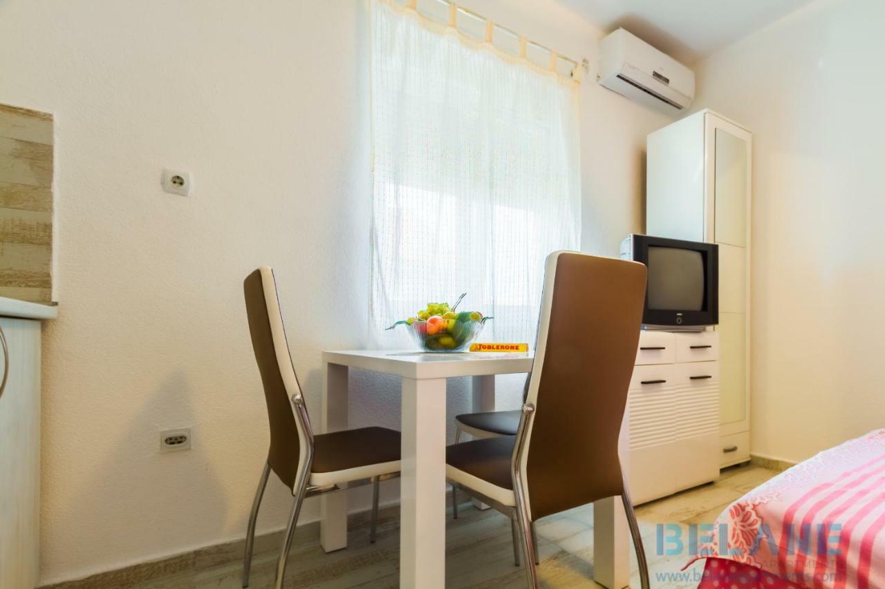 Belane Apartments Tivat Bagian luar foto