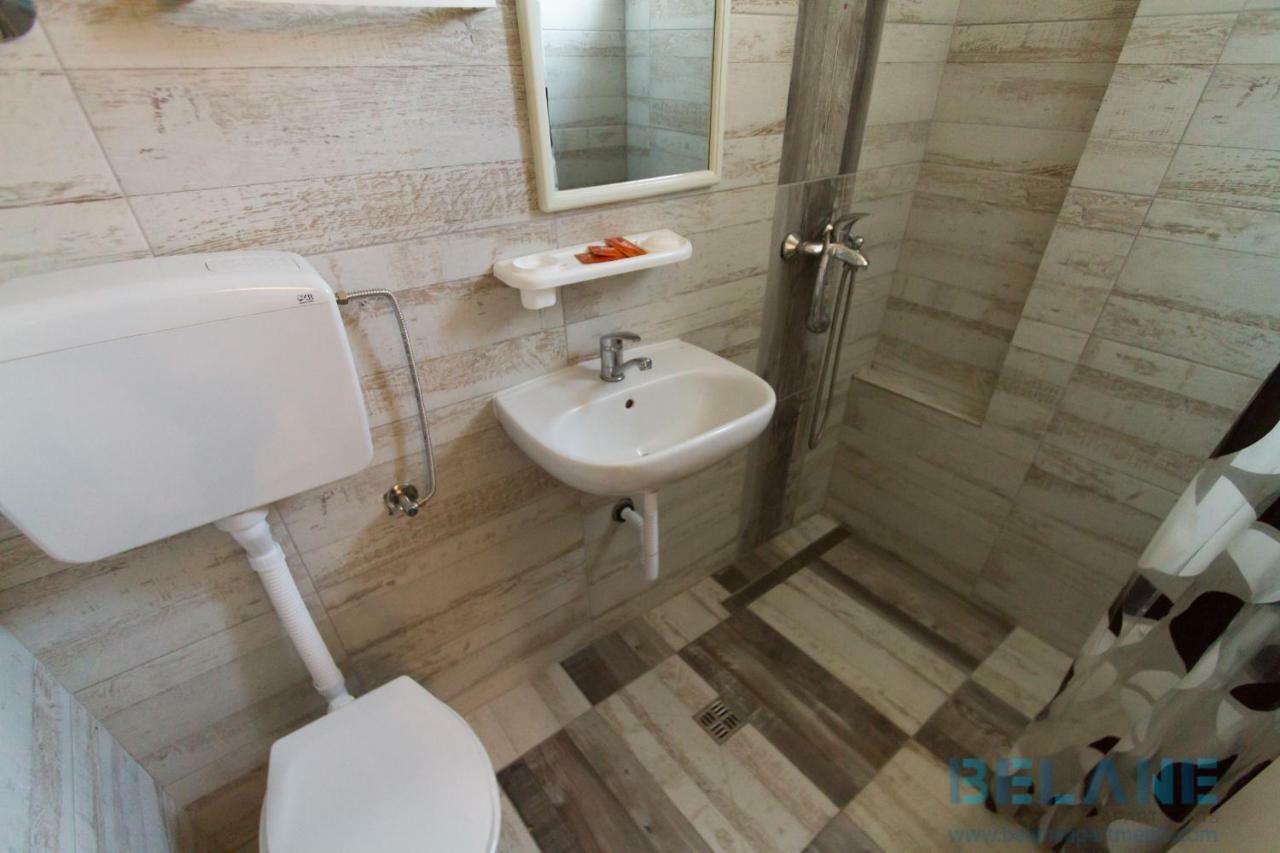 Belane Apartments Tivat Bagian luar foto