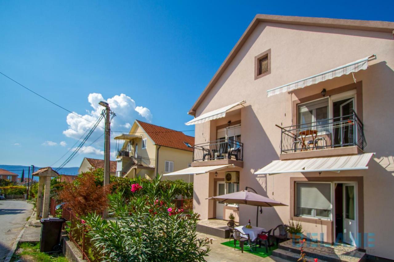 Belane Apartments Tivat Bagian luar foto